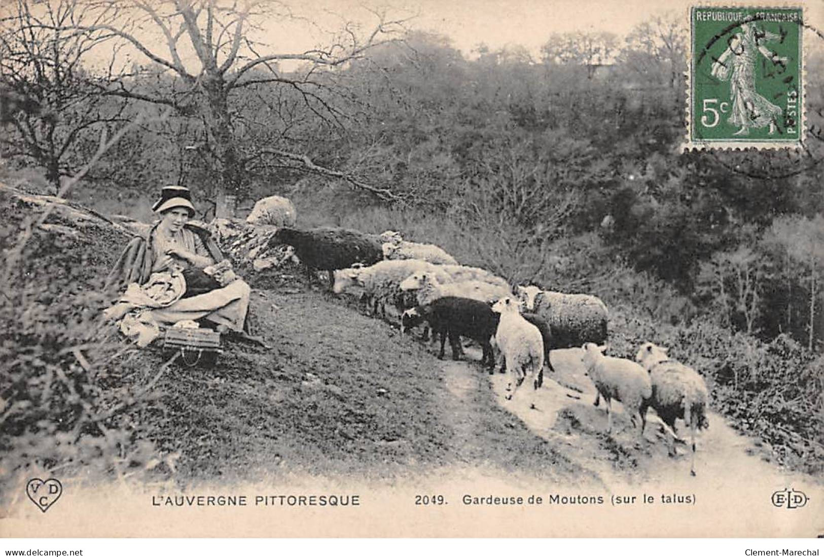 Gardeuse De Moutons Sur Le Talus - Très Bon état - Other & Unclassified