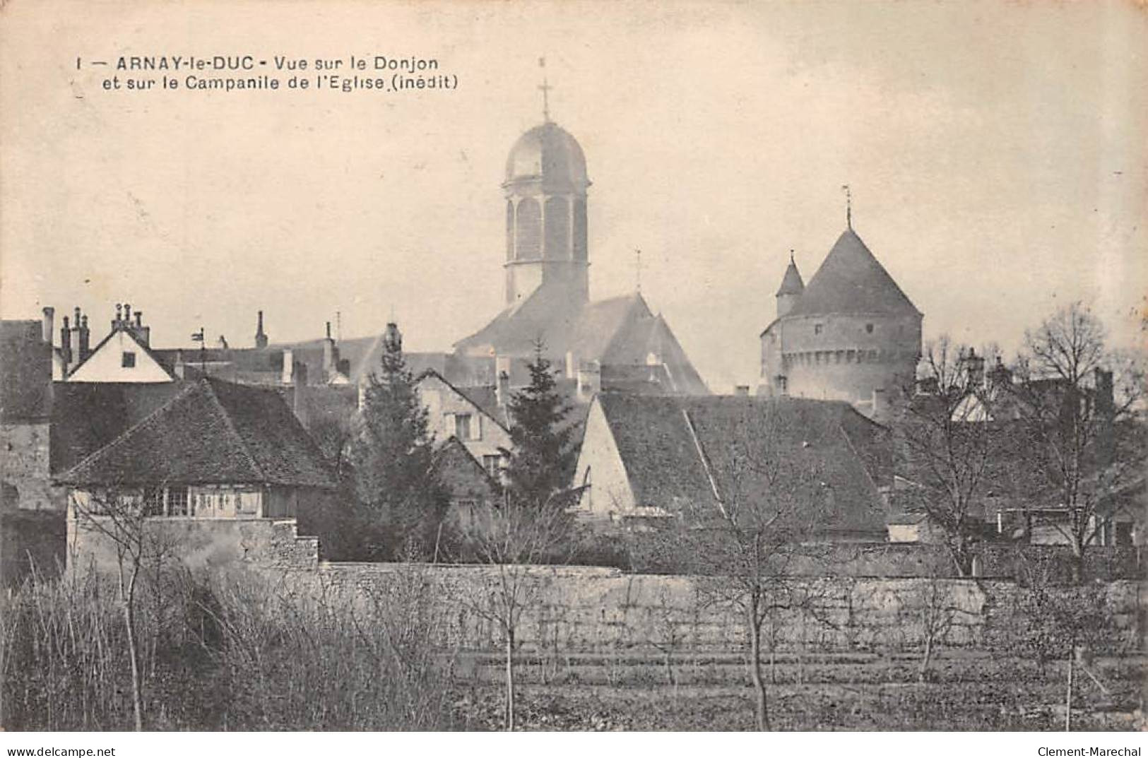 ARNAY LE DUC - Vue Sur Le Donjon Et Sur Le Campanile De L'Eglise - Très Bon état - Arnay Le Duc