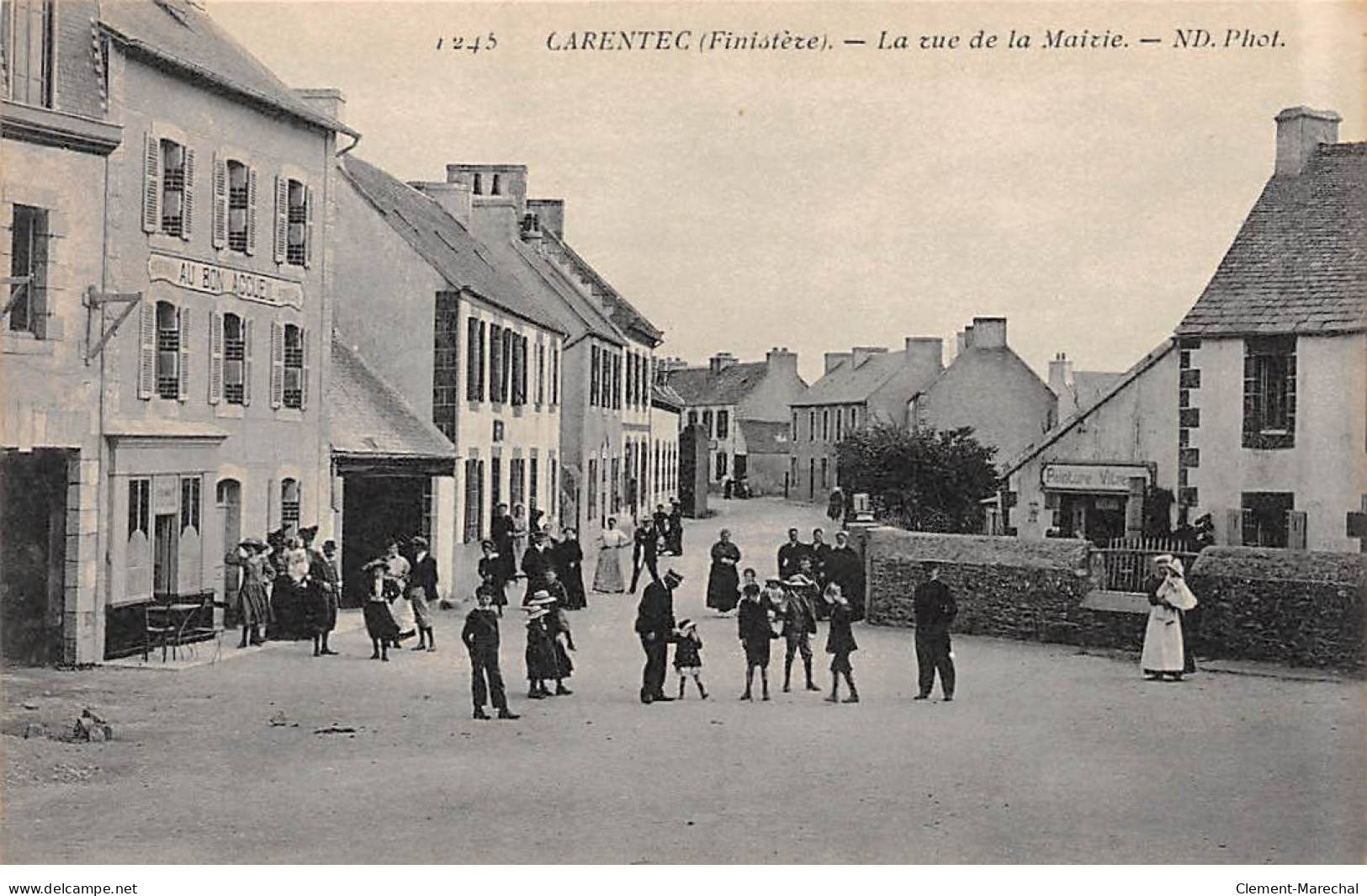 CARANTEC - La Rue De La Mairie - Très Bon état - Carantec