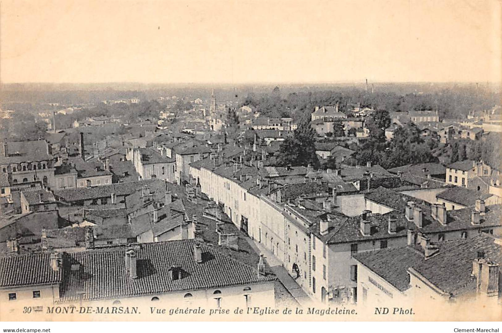 MONT DE MARSAN - Vue Générale Prise De L'Eglise De La Magdeleine - Très Bon état - Mont De Marsan