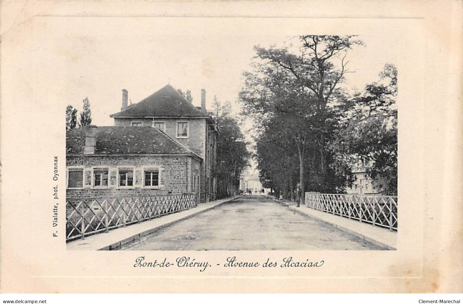 PONT DE CHERUY - Avenue Des Acacias - Très Bon état - Pont-de-Chéruy