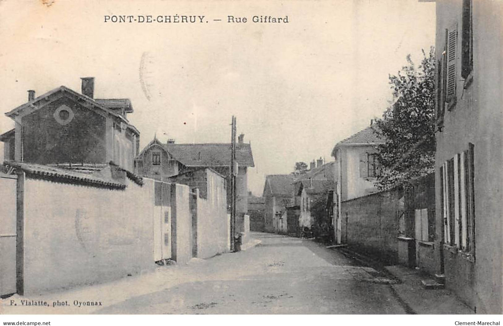 PONT DE CHERUY - Rue Giffard - Très Bon état - Pont-de-Chéruy