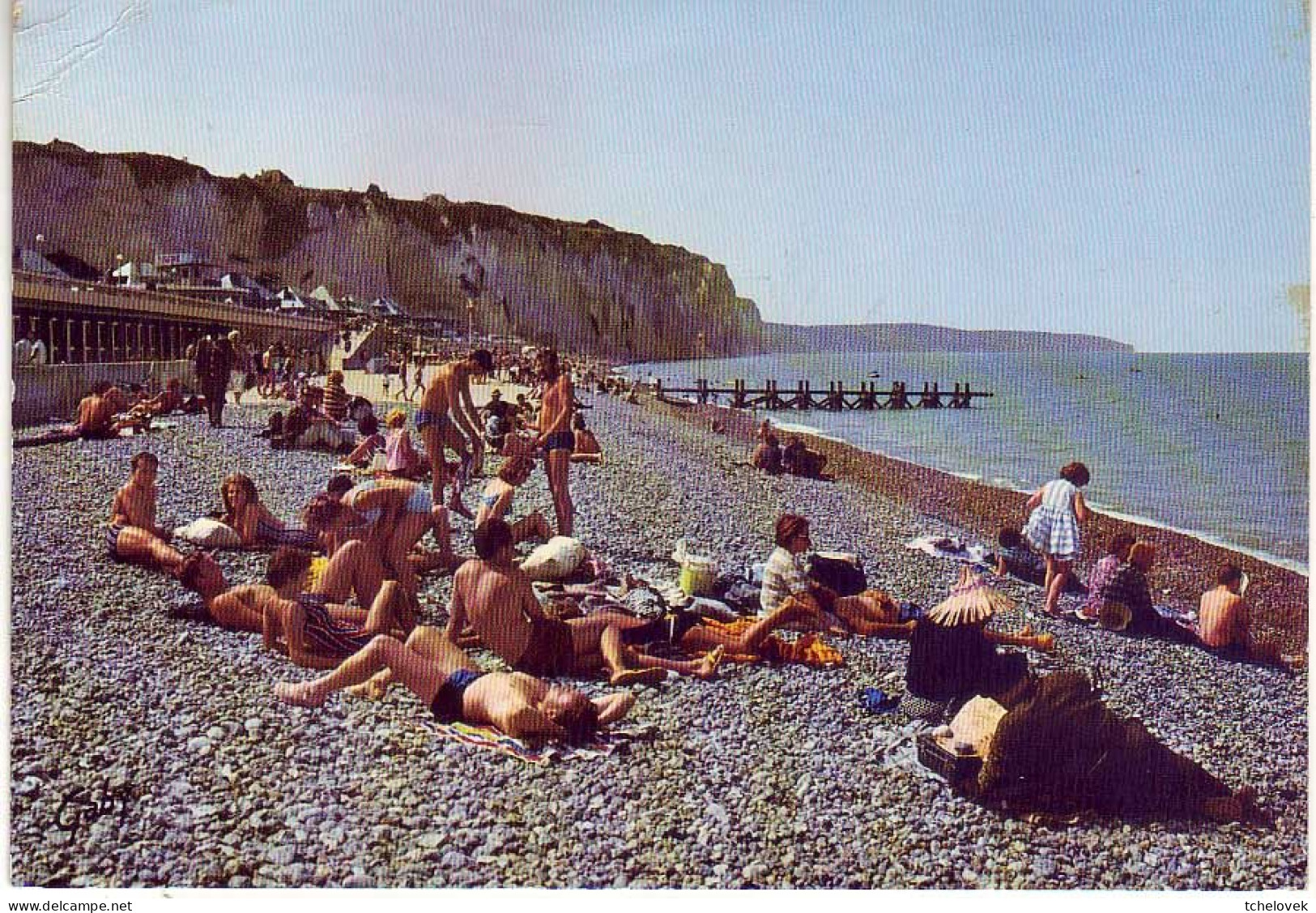 (76) SM. Dieppe. 17. La Plage Et Les Falaises 1966 - Dieppe