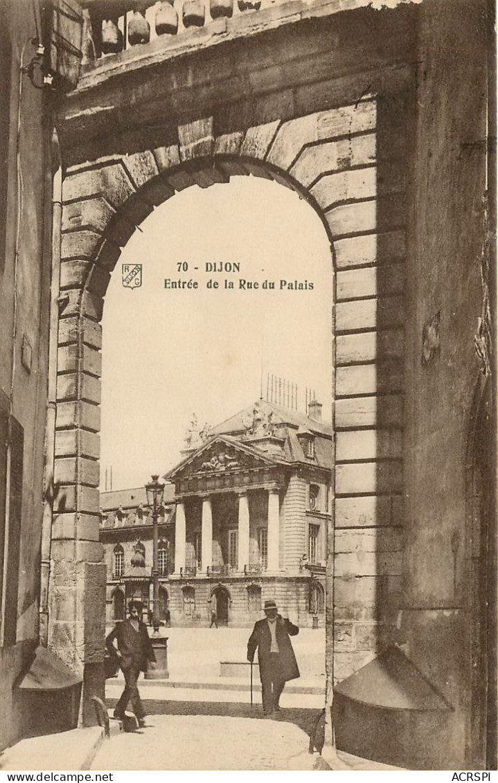 DIJON  Entrée De La Rue Du Palais  (scan Recto-verso) Ref 1008 - Dijon