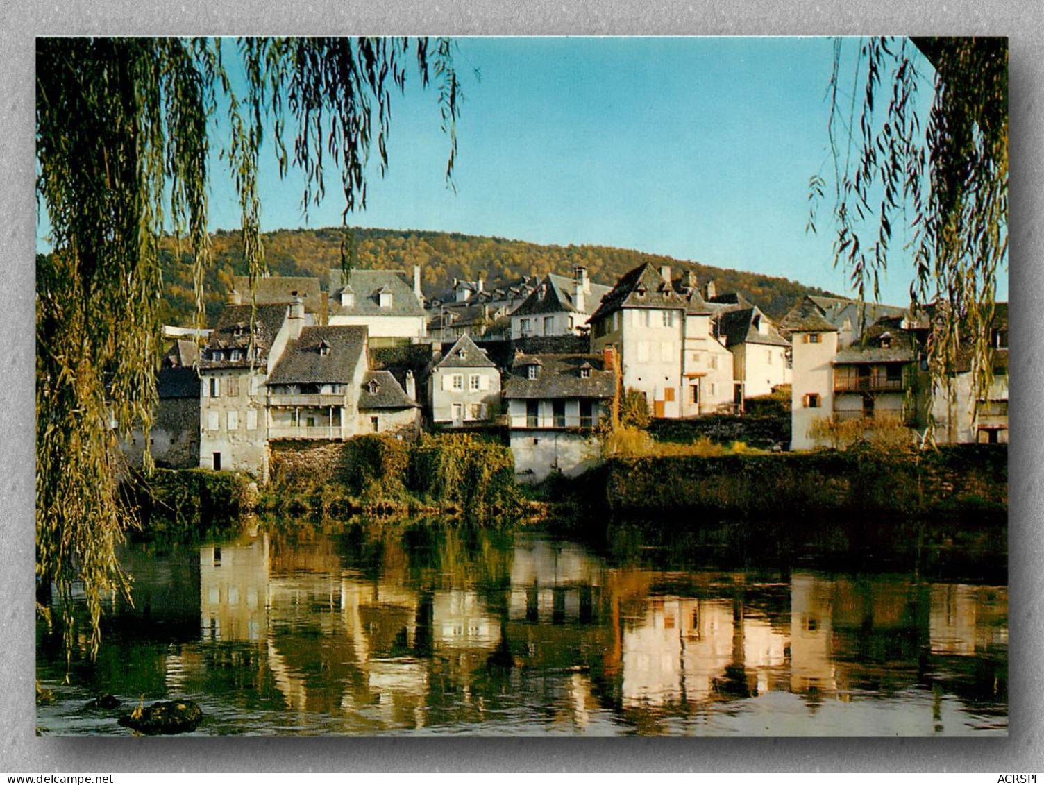 ARGENTAT Les QUAIS De La Dordogne  (scan Recto-verso) Ref 1082 - Argentat