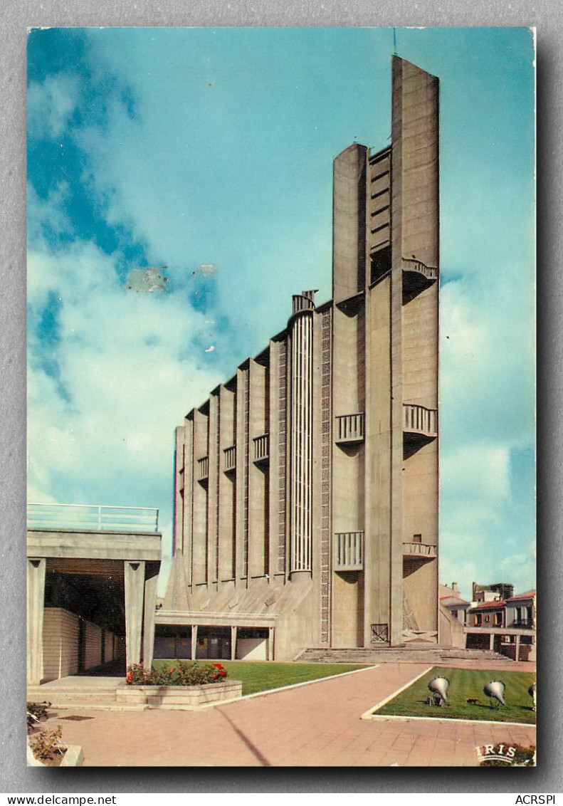 ROYAN L'église Notre Dame (scan Recto-verso) Ref 1079 - Royan