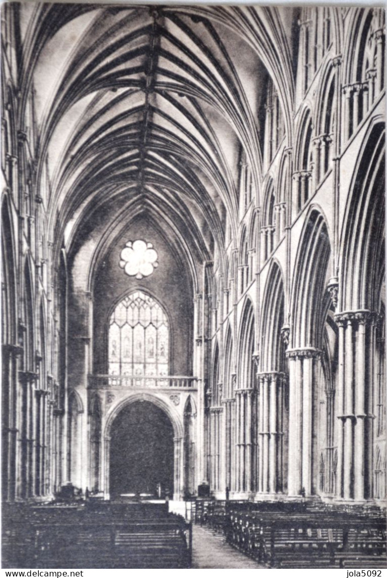 ROYAUME UNI - LINCOLN Cathedral - Nave West - Lincoln