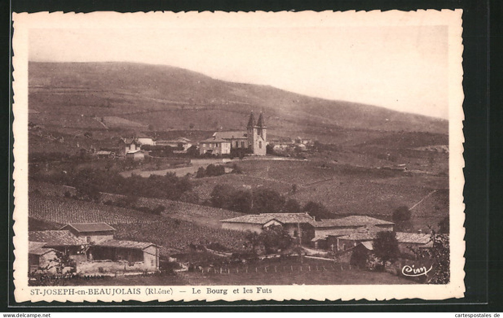 CPA St-Joseph-en-Beaujolais, Le Bourg Et Les Futs  - Autres & Non Classés