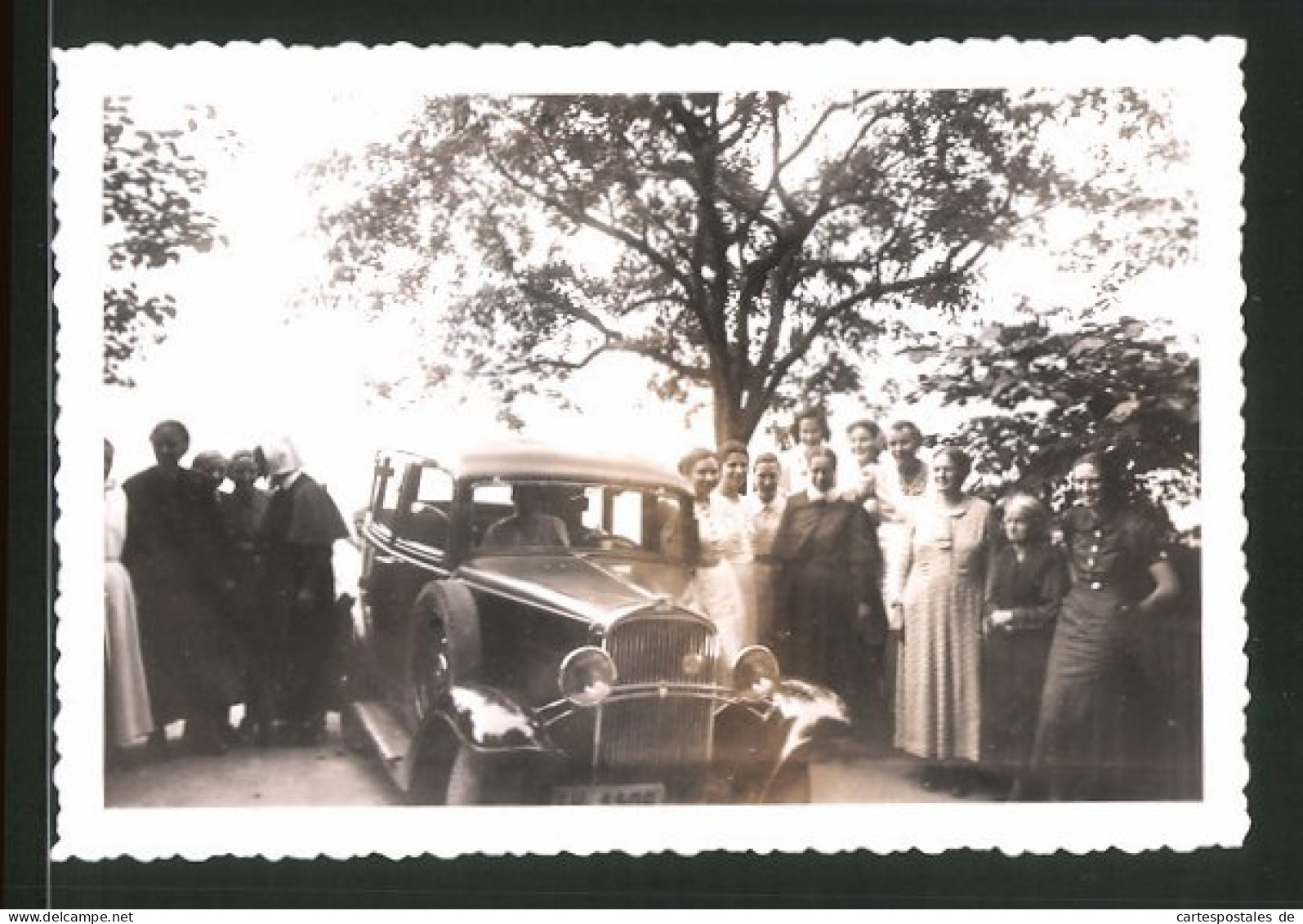 Fotografie Auto Opel, PKW Und Kirchengemeinschaft  - Automobile