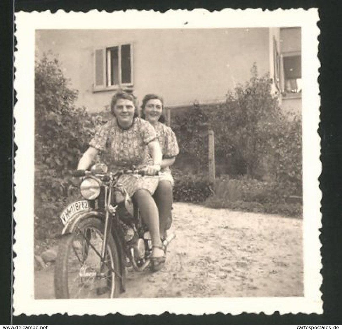 Fotografie Motorrad Wanderer, Mädchen Auf Krad, Kennzeichen VH-118762  - Automobile
