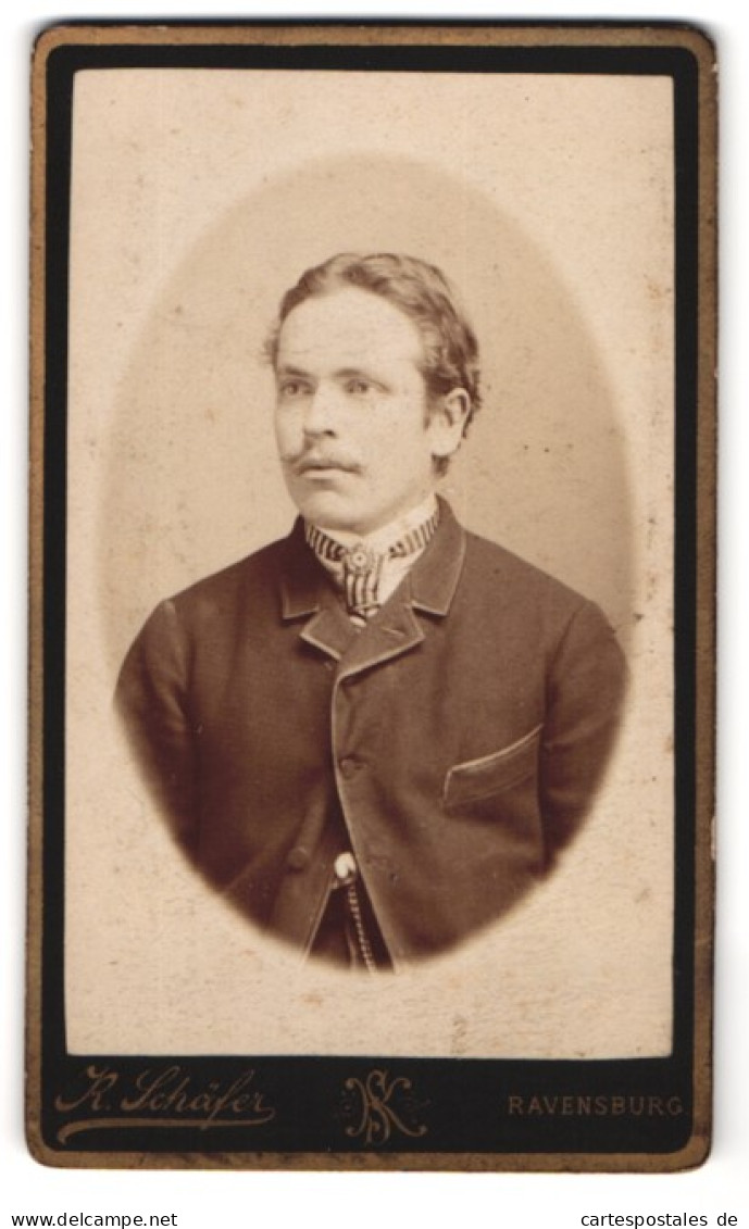 Fotografie K. Schäfer, Ravensburg, Portrait Stattlicher Herr In Modischer Jacke Mit Krawatte  - Personas Anónimos