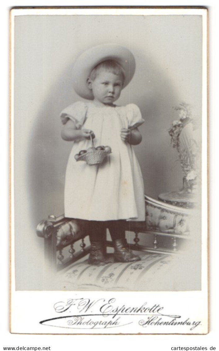 Fotografie F. W. Espenkotte, Hohenlimburg, Kleinkind Im Kleidchen Mit Osterkörbchen  - Personas Anónimos