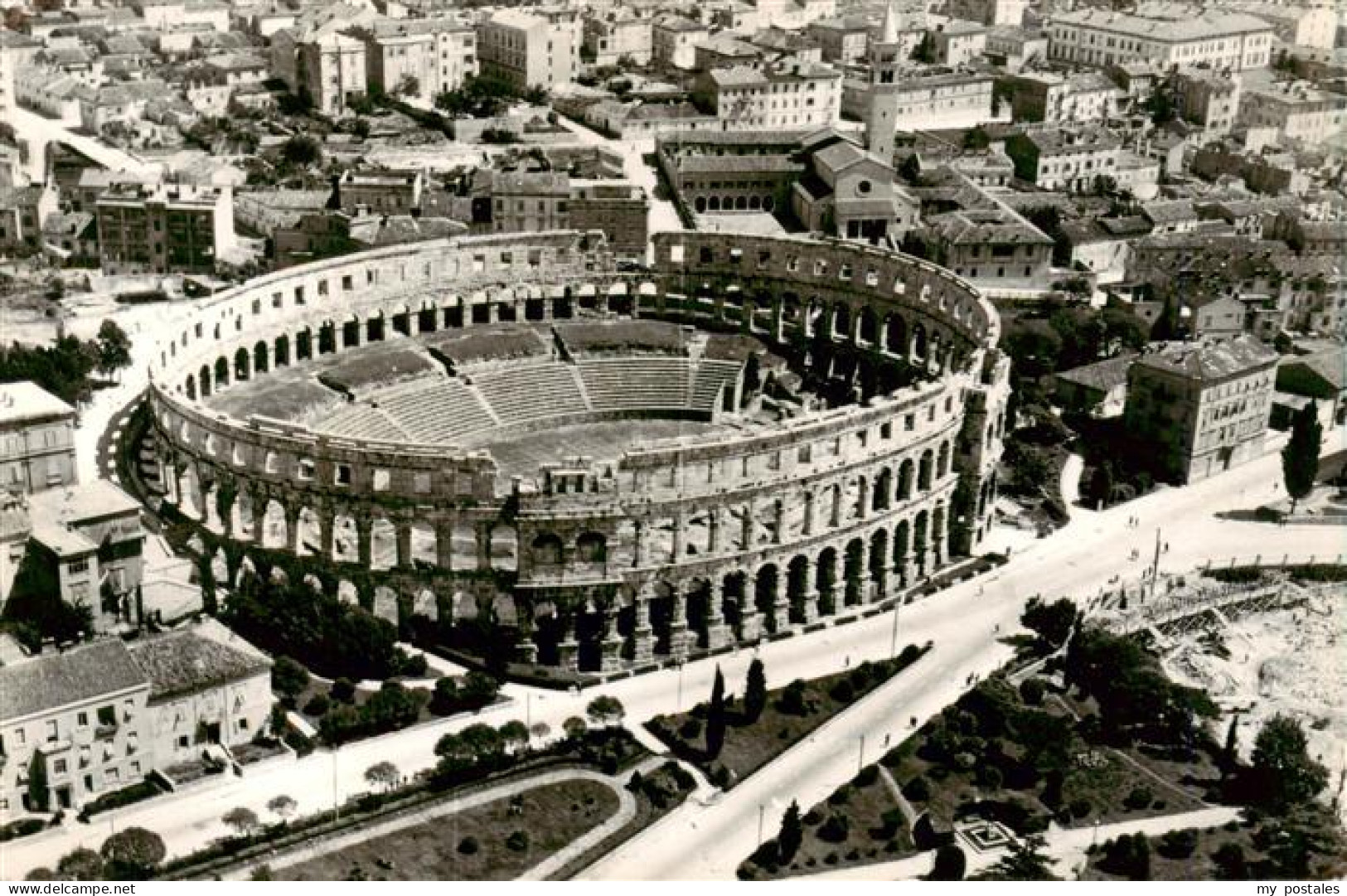 73903214 Pula Pola Croatia Fliegeraufnahme Mit Arena Ruine  - Croatia