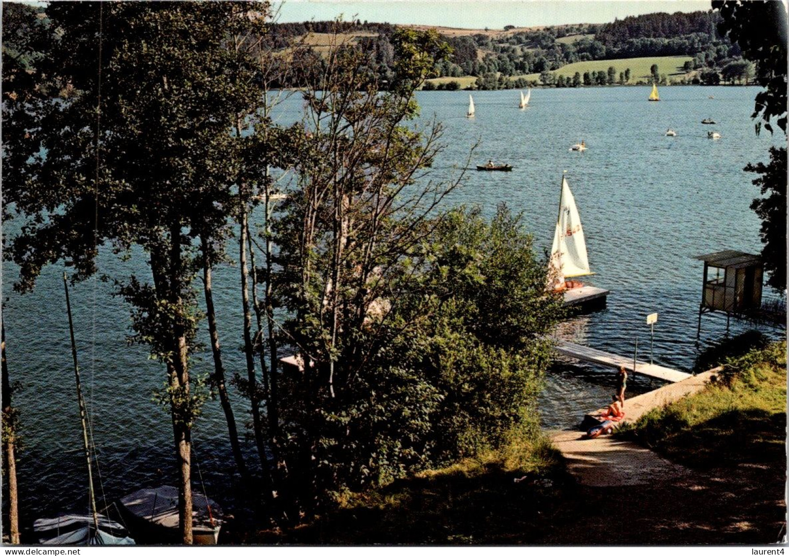 10-5-2024 (4 Z 40) France  - Le Lac D'Aydat - Auvergne