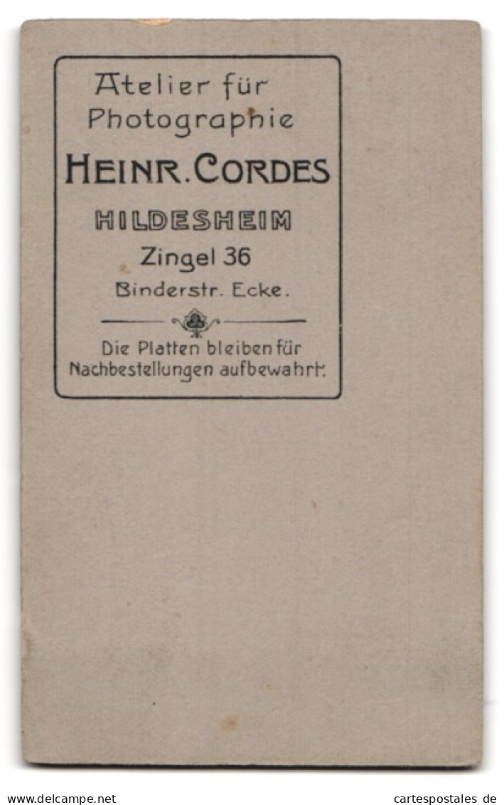 Fotografie Heinr. Cordes, Hildesheim, Zingel 36, Portrait Herr Mit Bürstenhaarschnitt Und Oberlippenbart  - Anonyme Personen