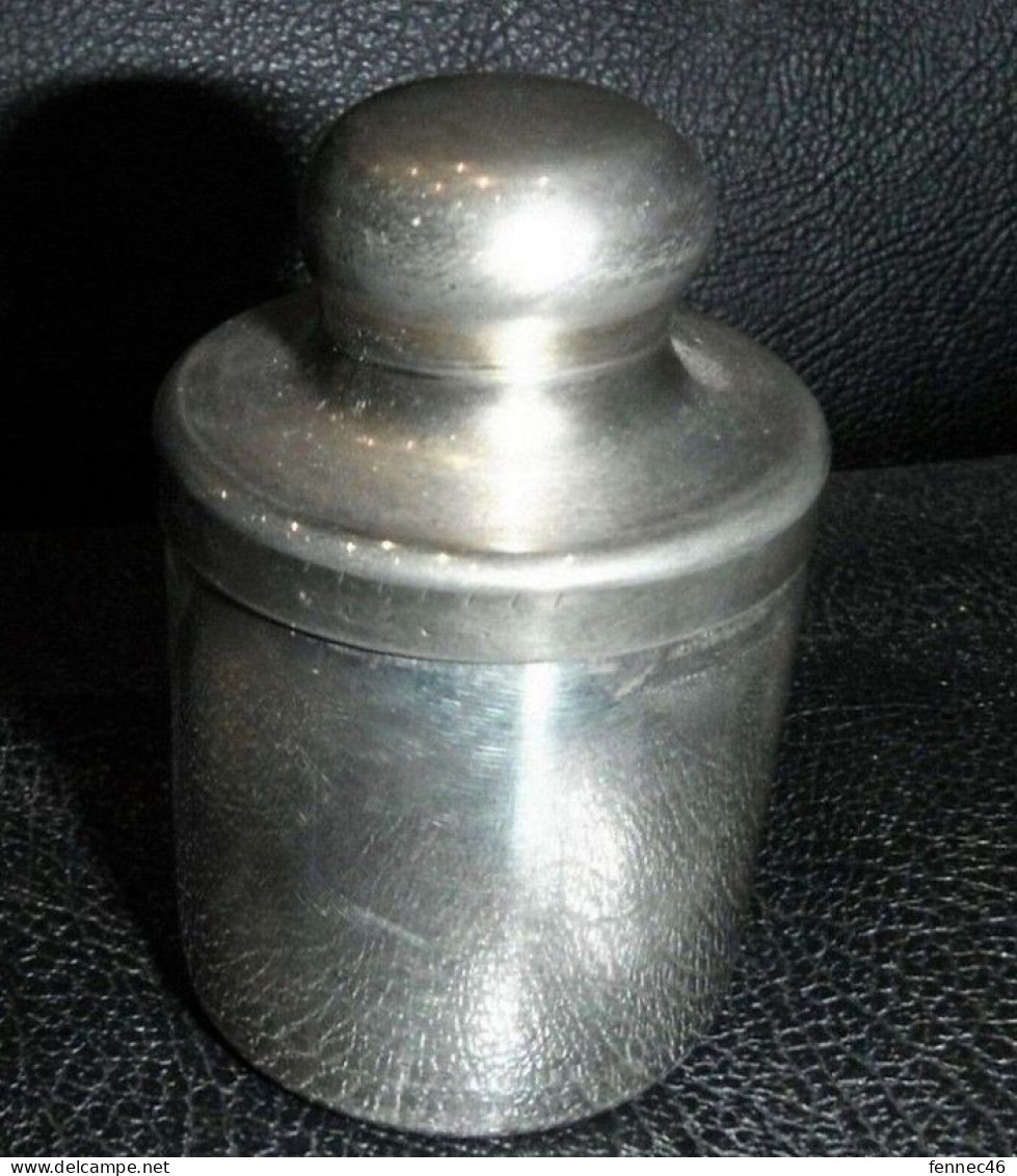 * Petit Pot (Fiole) En Métal Argenté - Style: Pharmacie Poinçon : Fatto A Mani - CASSETT - Silver Plated - Plata