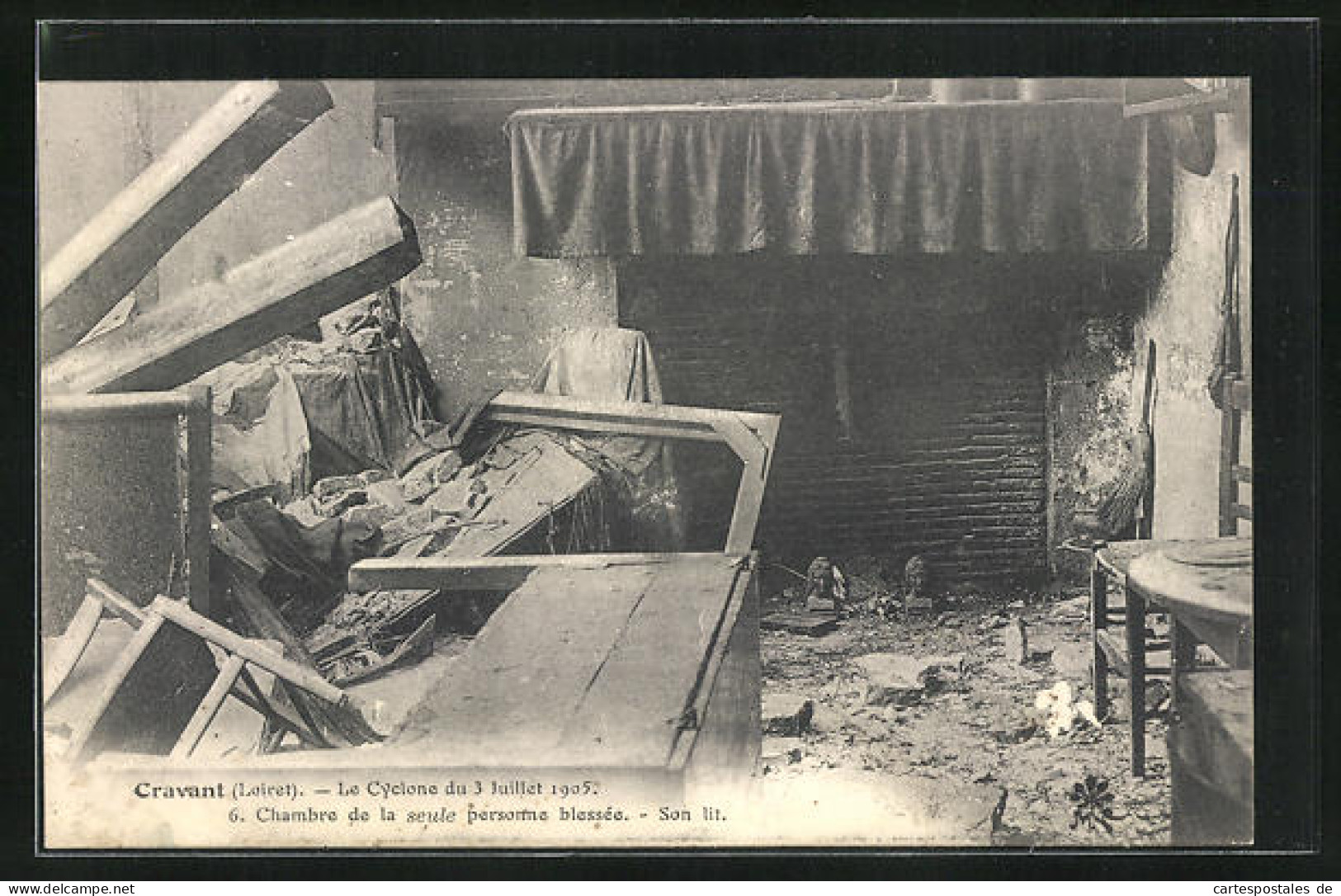 CPA Cravant, Ruines Sur Le Passage Du Cyclone 1905, Zerstörte Innenreichtung Eines Zimmer Nach Unwetter  - Other & Unclassified