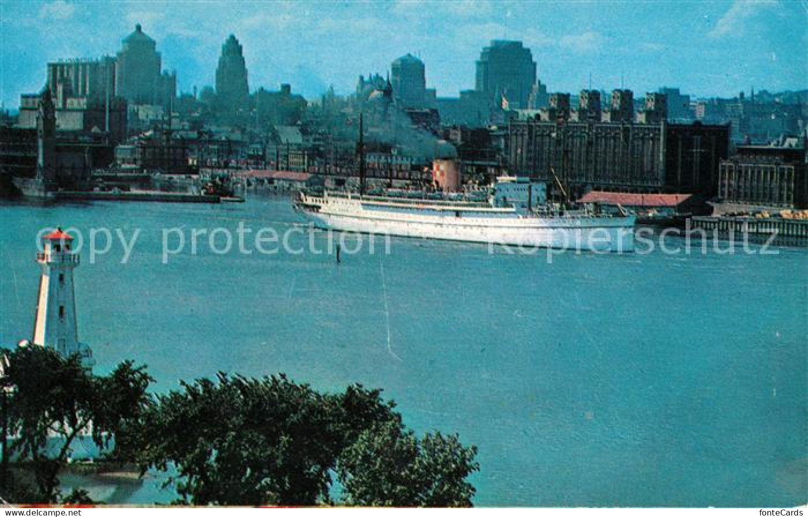 73018017 Montreal Quebec Montreal Skyline And Canadian Pacific Ocean Liner In Th - Unclassified