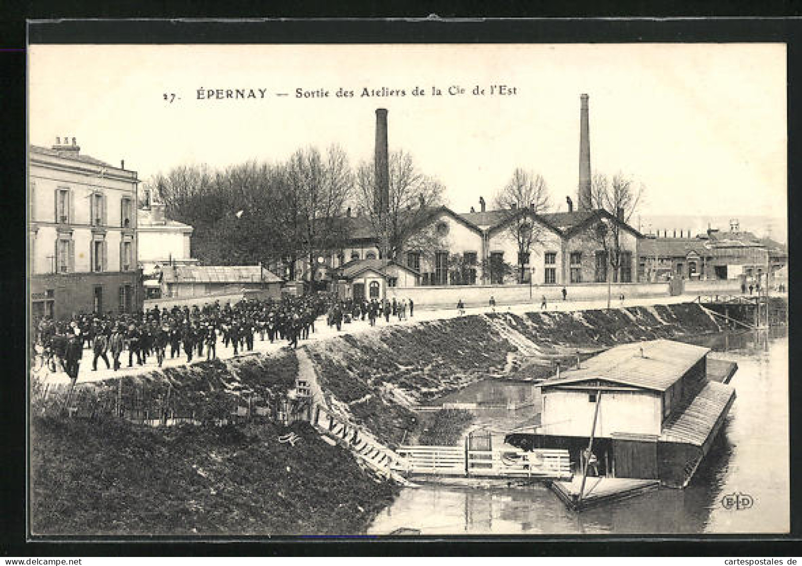 CPA Epernay, Sortie Des Ateliers De La Cie De L`Est  - Epernay