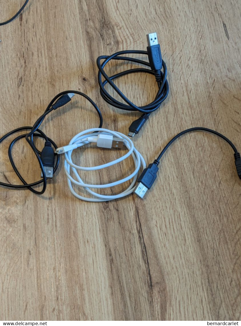 Lot De 4 Câbles USB Détail Voir Photos - Telephony