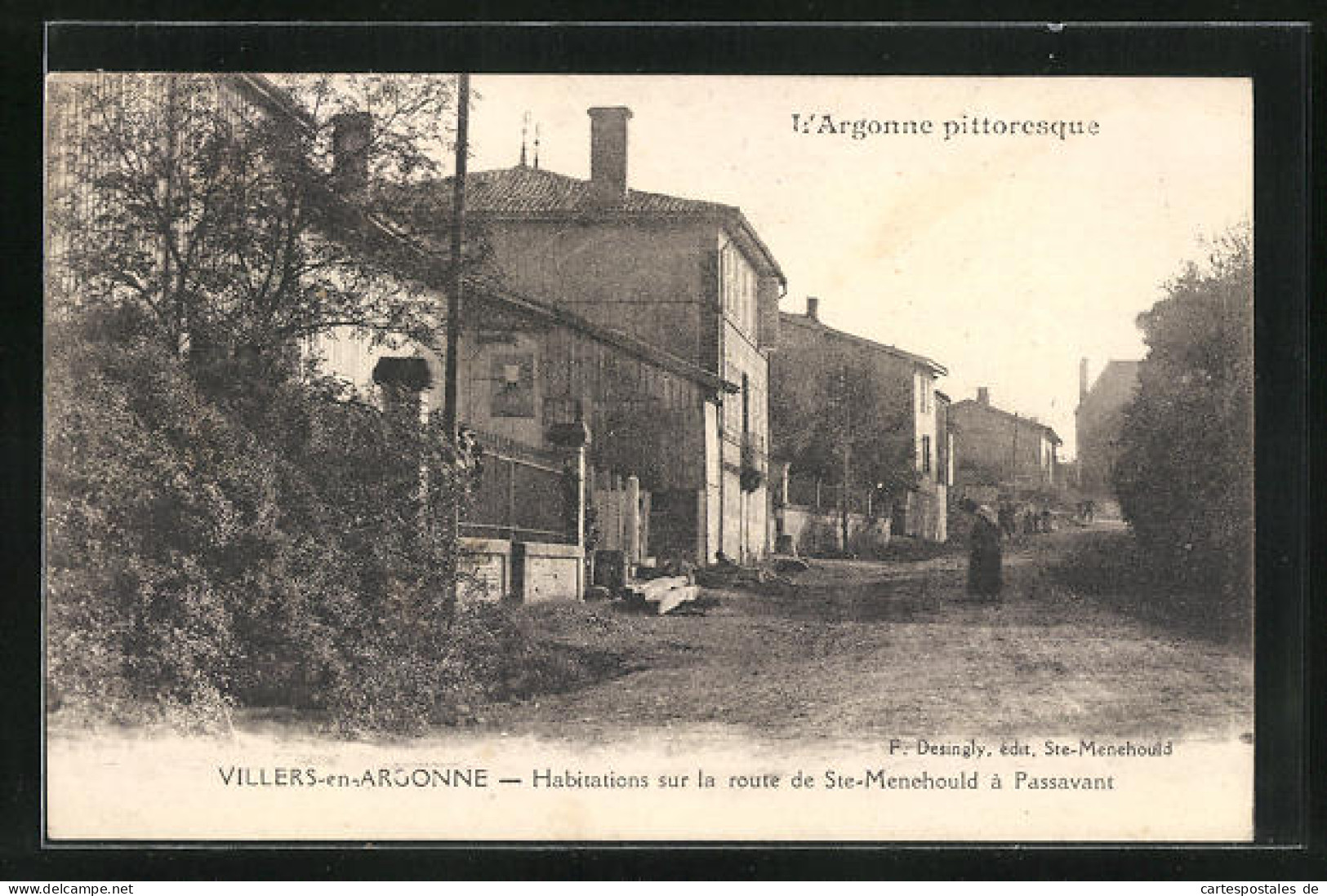 CPA Villers-en-Argonne, Habitations Sur La Route De Ste-Menehould à Passavant  - Sainte-Menehould