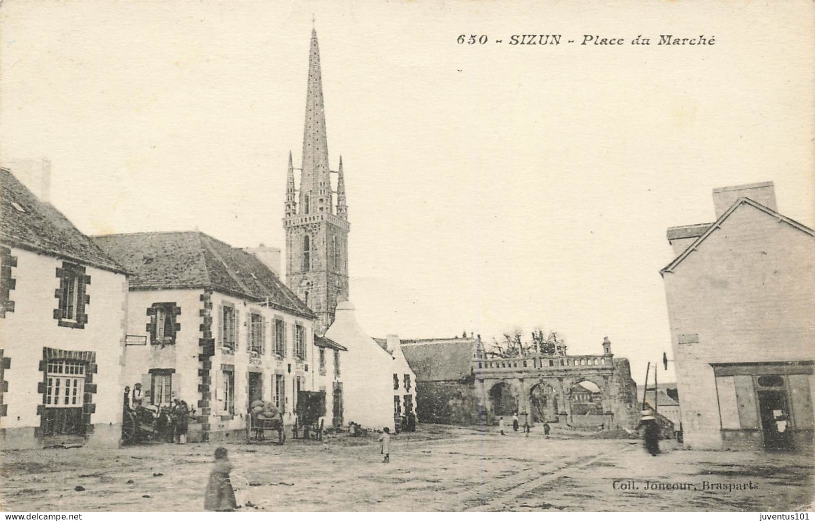 CPA Sizun-Place Du Marché-650       L2906 - Sizun