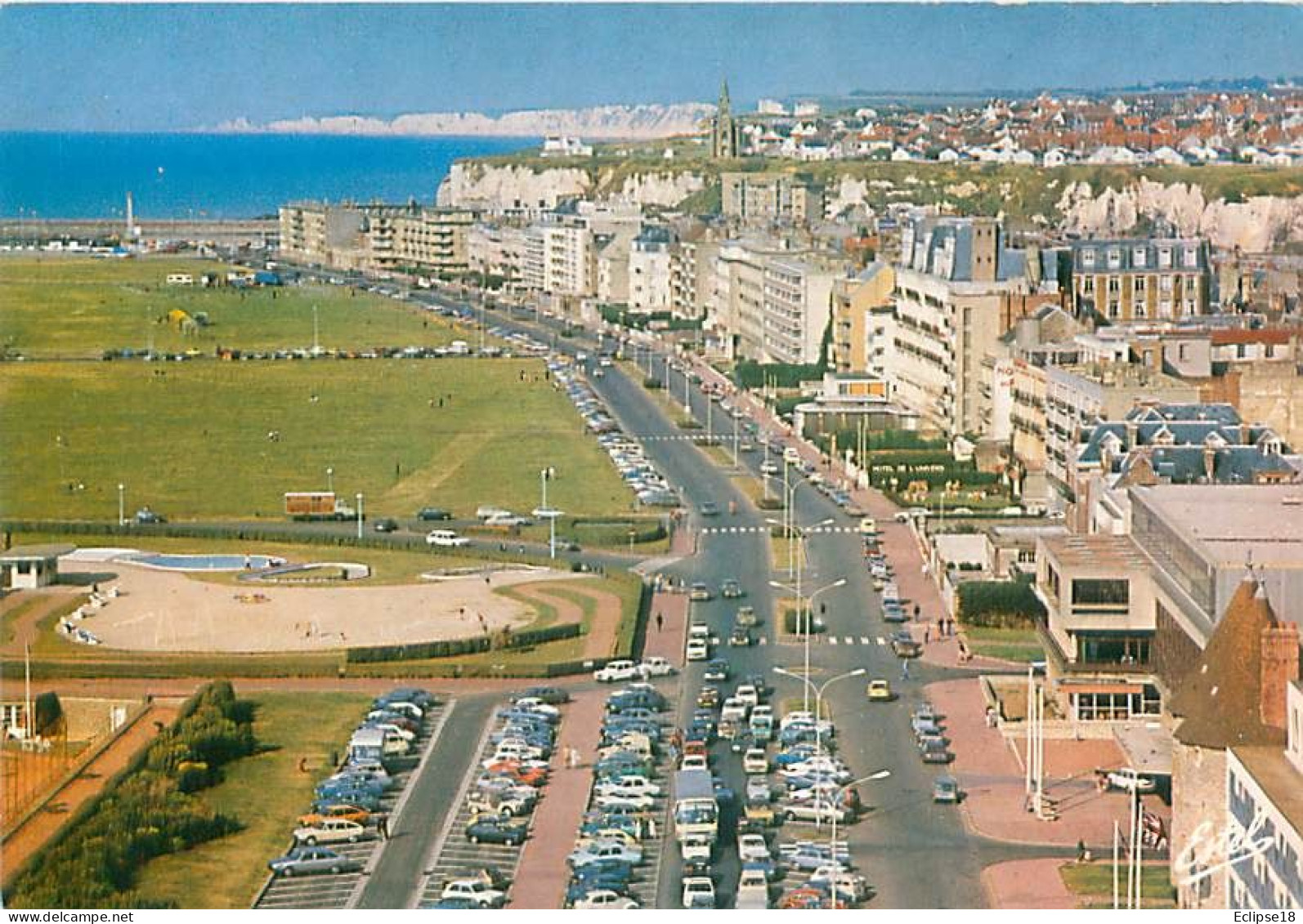 Dieppe - Le Boulevard Du Marechal Foch   Y 254 - Dieppe