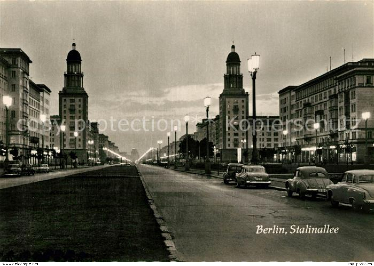 73033532 Berlin Stalinallee Nachtaufnahme Berlin - Sonstige & Ohne Zuordnung