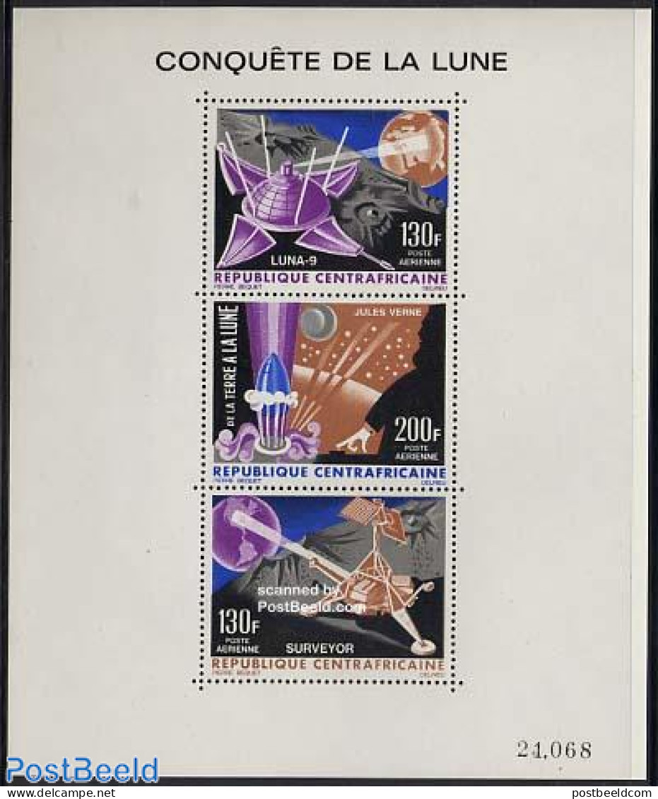 Central Africa 1966 The Moon S/s, Mint NH, Transport - Space Exploration - Art - Authors - Science Fiction - Schrijvers