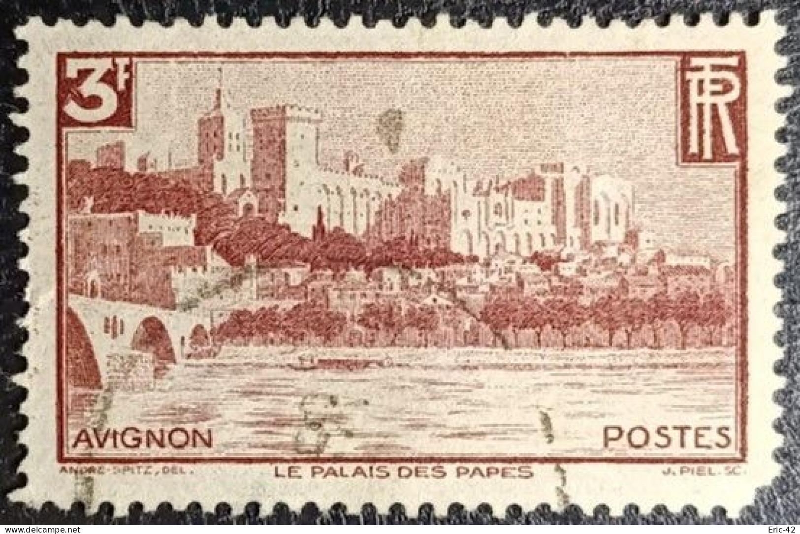 FRANCE Timbre Y&T N° 391. 3Fr AVIGNON. (USED) Bon Centrage.... - Gebruikt