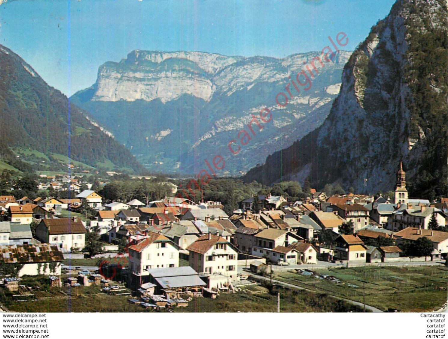 74.  THONES .Vue Générale Et Le Parmelan . - Thônes