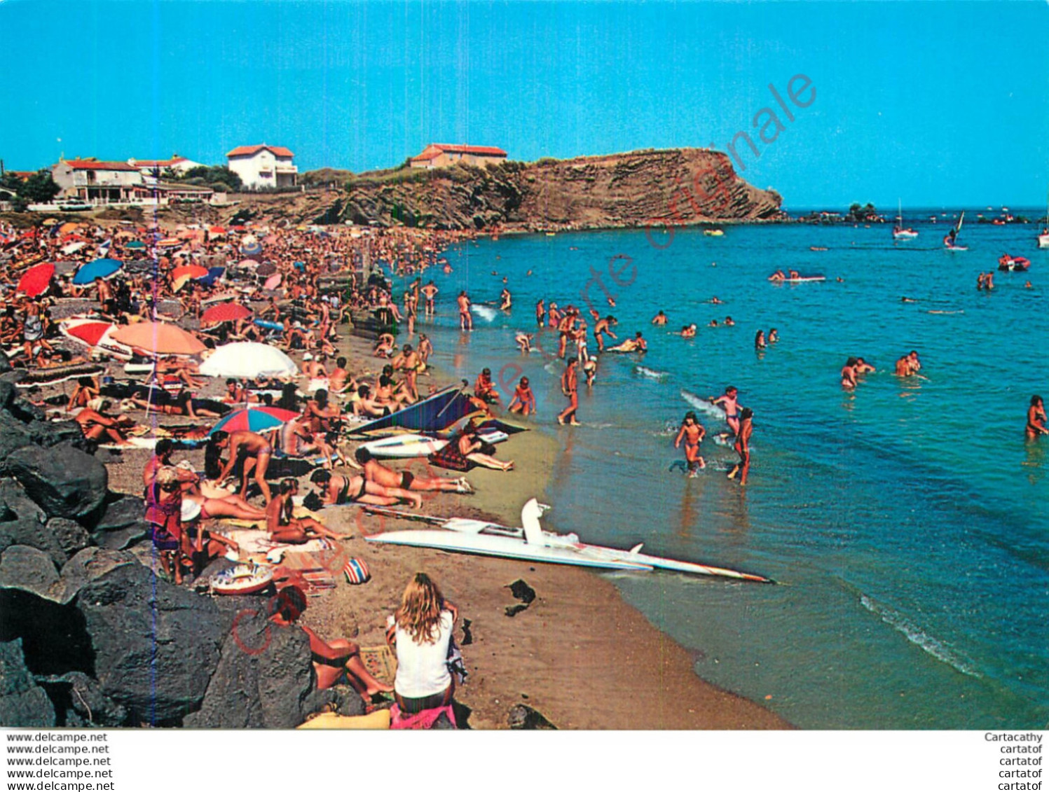 34.  LE CAP D'AGDE .  Sur Le Quai Estacade .  La Plage . - Agde