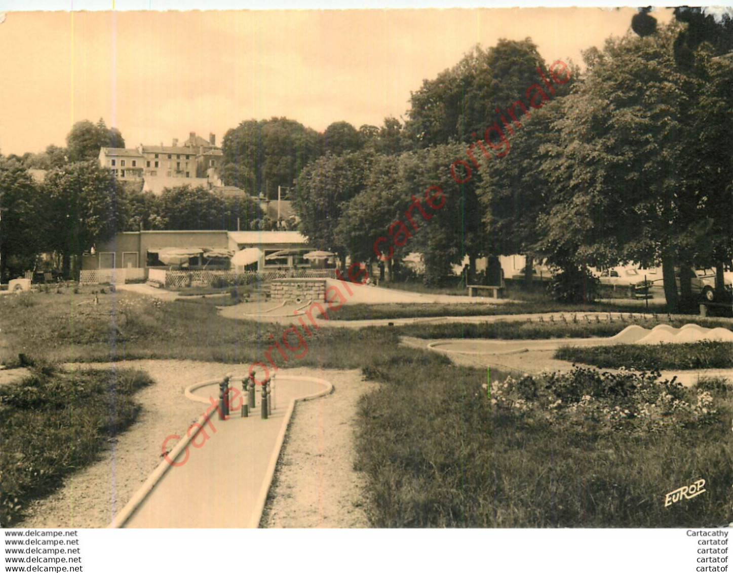 52.  BOURBONNE Les BAINS .  Place D'Orfeuil . Le Golf Miniature . - Bourbonne Les Bains