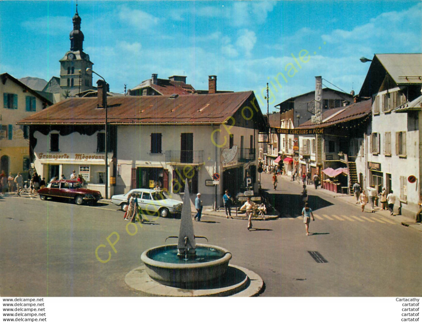 74. MEGEVE . Echappée Sur Le Clocher . ( Fromagerie Mégevanne ) . - Megève