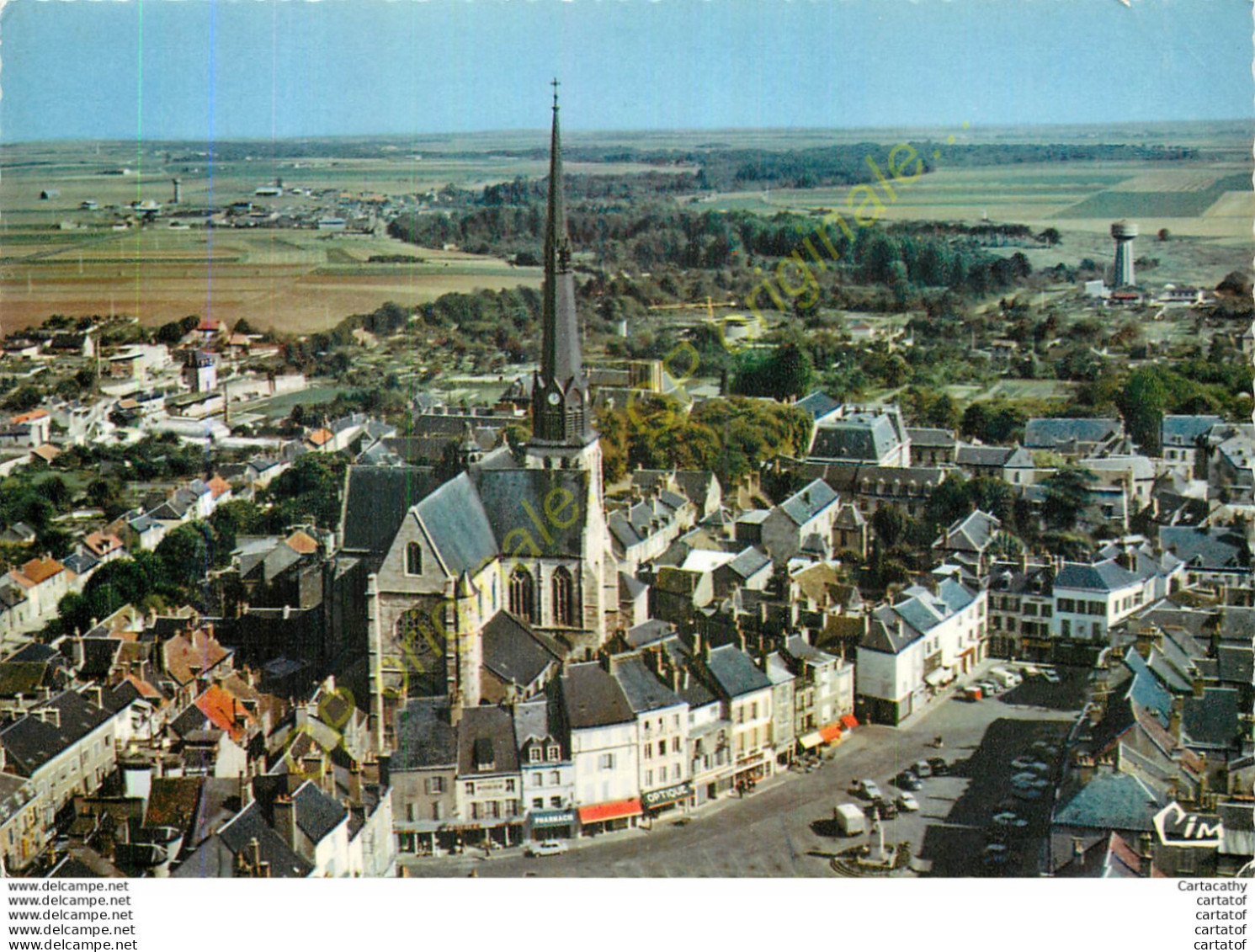 45.  PITHIVIERS .  Vue Aérienne . Place Du Martroi . - Pithiviers