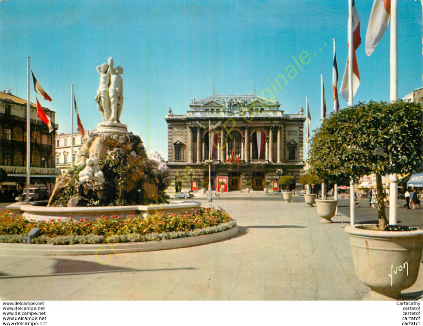 34.  MONTPELLIER .  Place De La Comédie . Fontaine Des Trois Grâces Et Le Théatre . - Montpellier