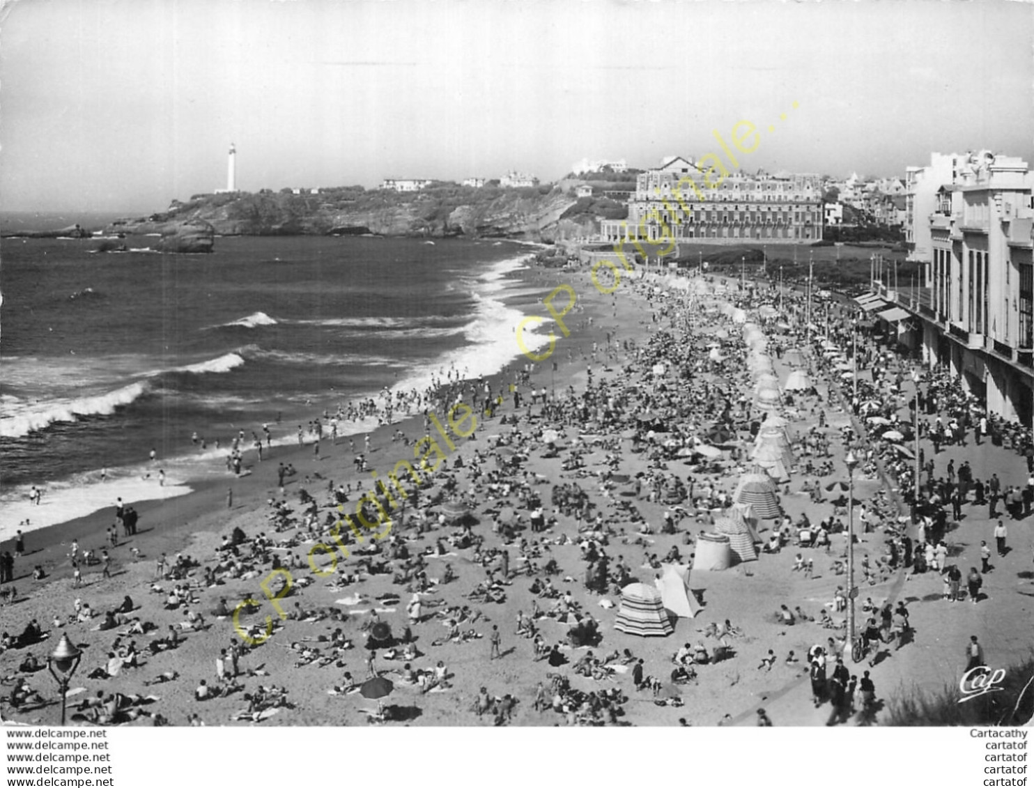 64.  BIARRITZ .  La Grande Plage . - Biarritz