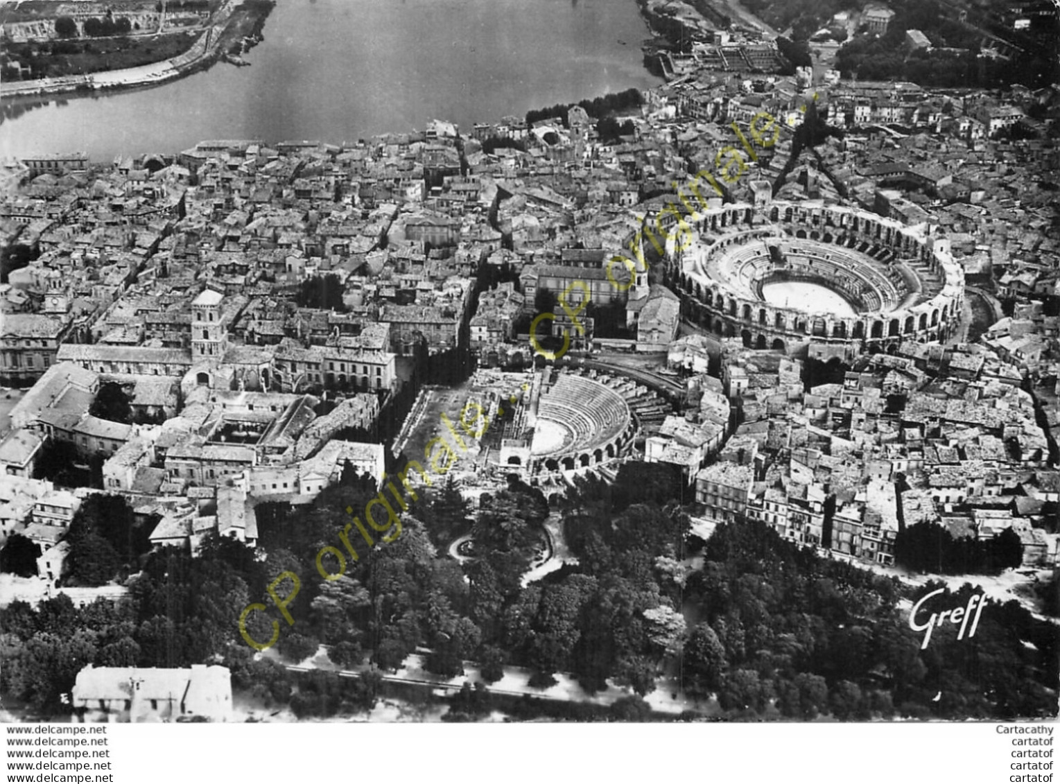 13.  ARLES .  Vue Aérienne . - Arles