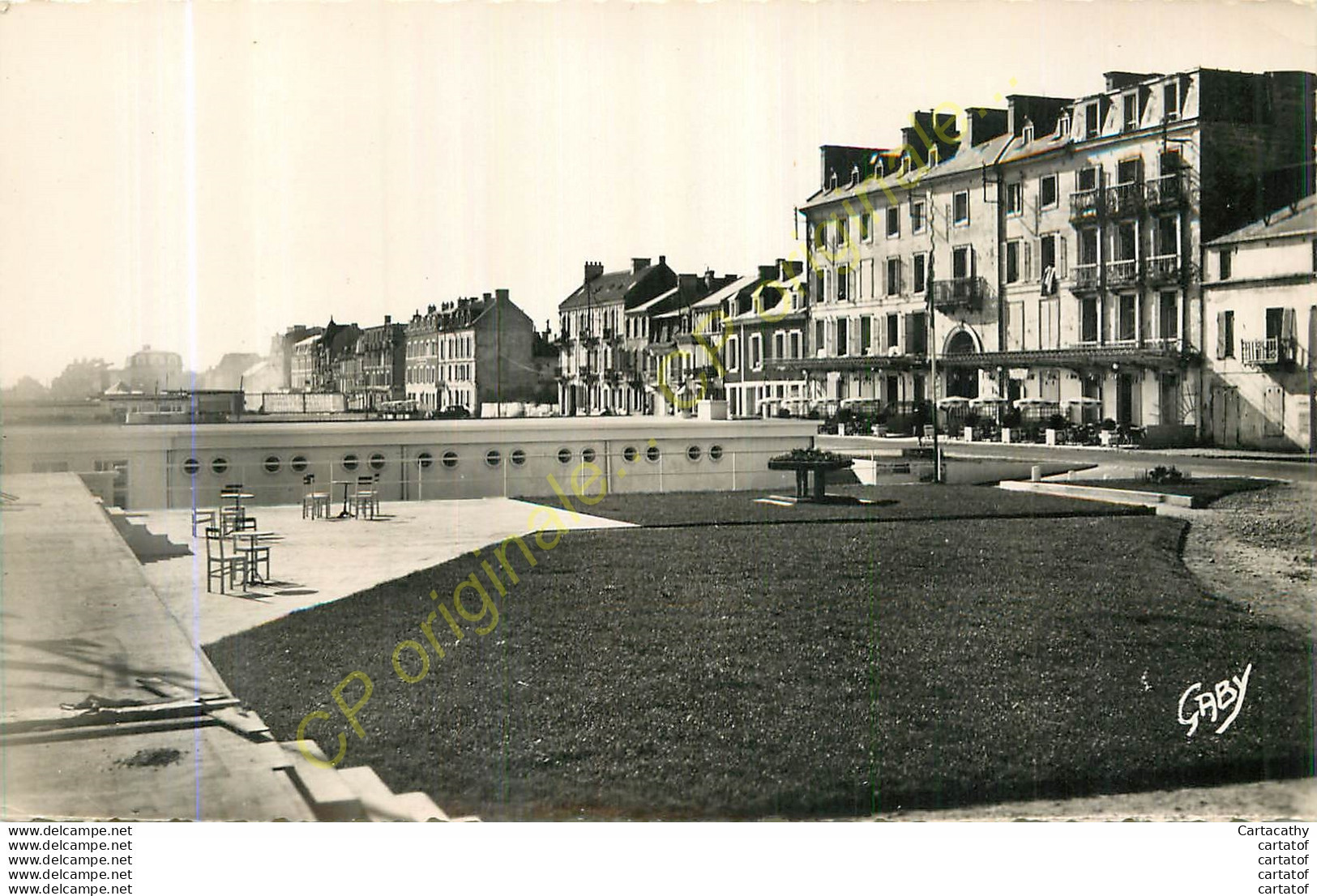 14.  LUC SUR MER .  Jardins De L'Etablissement Thermal Et Rue Guynemer . - Luc Sur Mer