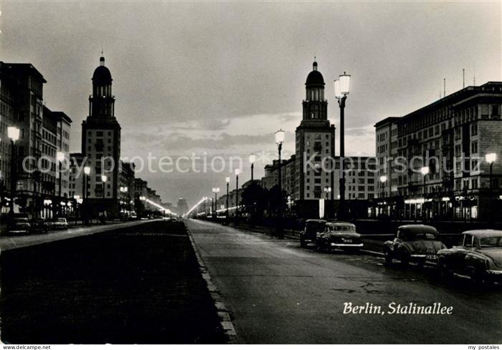 73031638 Berlin Stalinallee Bei Nacht Berlin - Andere & Zonder Classificatie