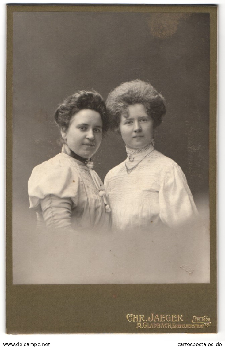 Fotografie Chr. Jaeger, M.-Gladbach, Krefelderstr. 117, Luise Mit Ihrer Freundin, Beide In Eleganten Weissen Kleidern  - Anonymous Persons