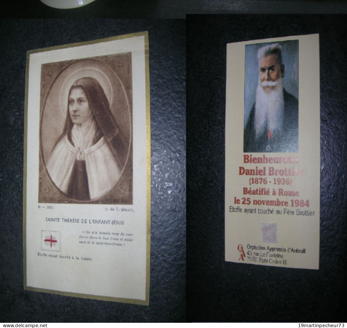 2 Image Pieuse Santini Avec Relique Reliquaire Reliques Sainte Ste Therese Et Etoffe Ayant Touché La Sainte TBE - Devotion Images