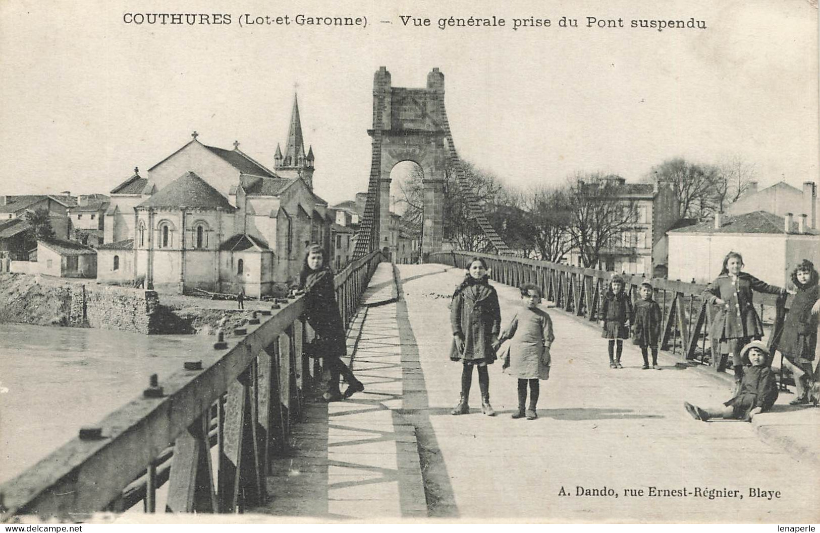 D8933 Couthures Vue Générale Prise Du Pont Suspendu - Andere & Zonder Classificatie