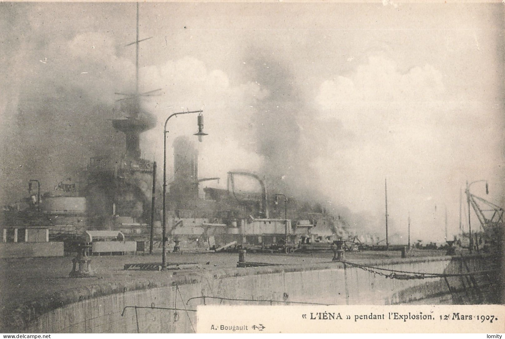 Bateau De Guerre Iena Pendant L' Explosion 12 Mars 1907 CPA Port De Toulon , Marine Militaire Française - Guerra