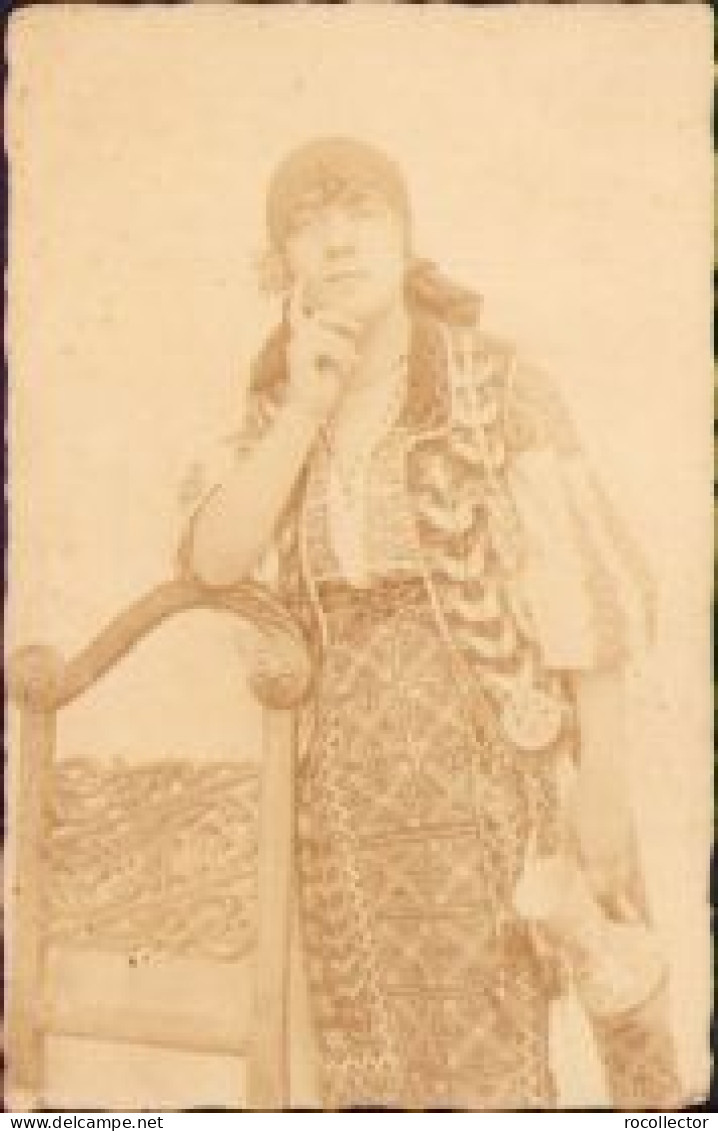 Romanian Folk Costume, Studio Cloos, Sebeș, Ca 1920s Photo P1411 - Anonymous Persons