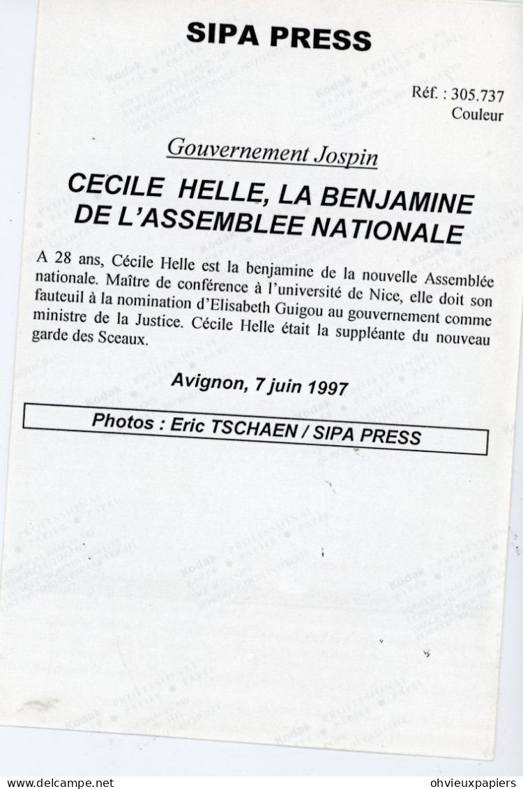 GOUVERNEMENT JOSPIN  CECILE HELLE   28 Ans La Benjamine De L'assemblée Nationale - Persone Identificate