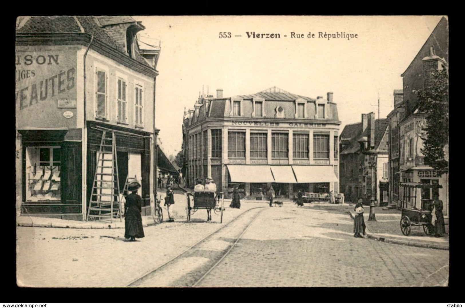 18 - VIERZON - RUE DE LA REPUBLIQUE - MARCHANDE DE GLACES - VOIR ETAT - Vierzon