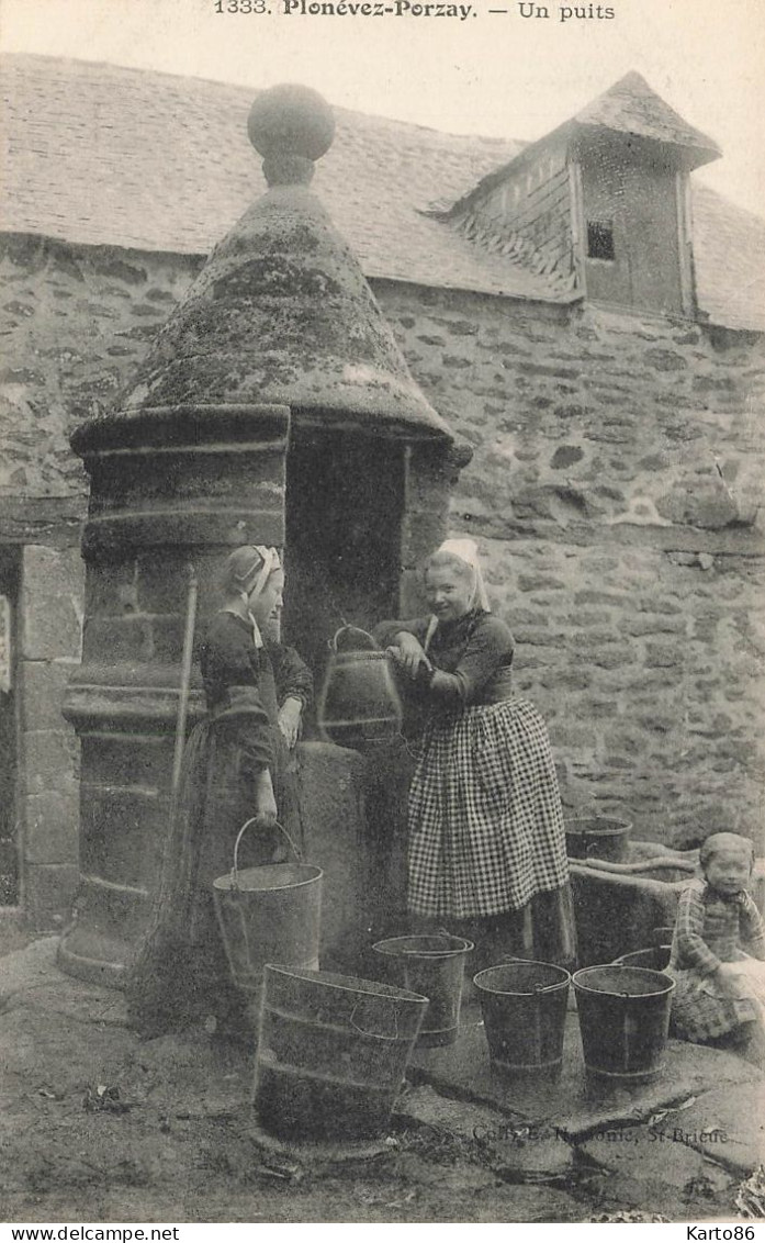 Plonévez Porzay * Un Coin Du Village , Un Puits * Femmes Bretonnes Finistère Coiffe Costume Coiffes - Plonévez-Porzay