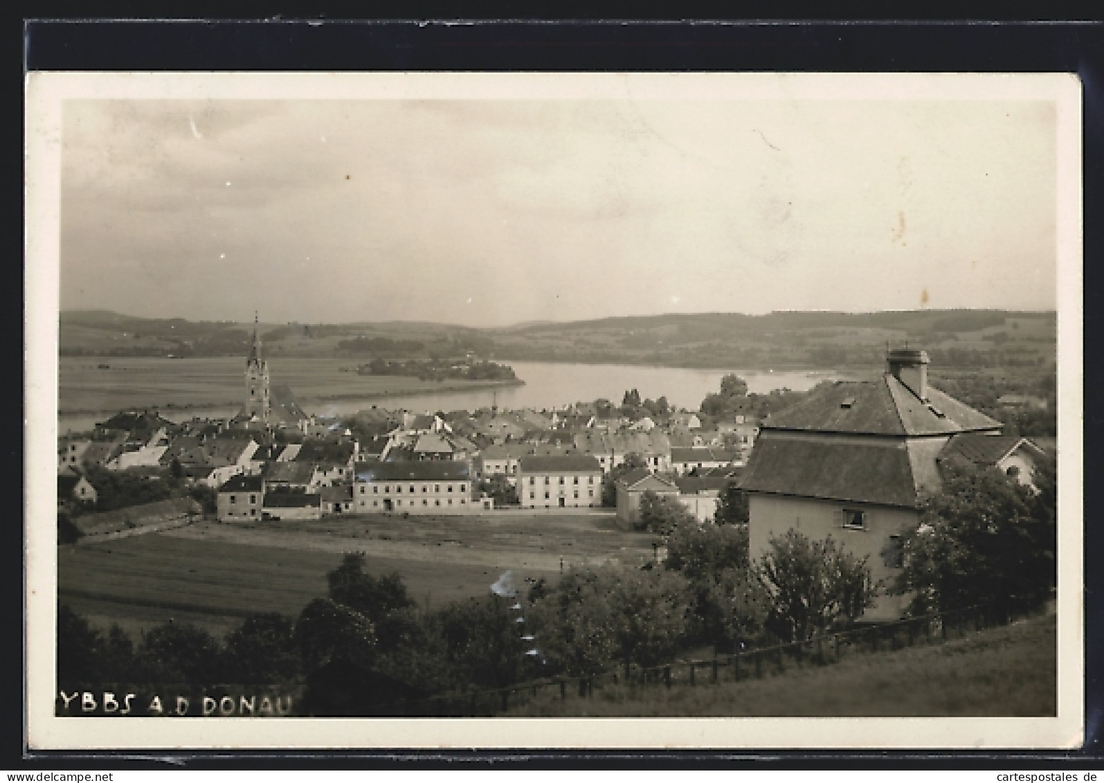 AK Ybbs A. D. Donau, Panorama Mit Kirche  - Otros & Sin Clasificación