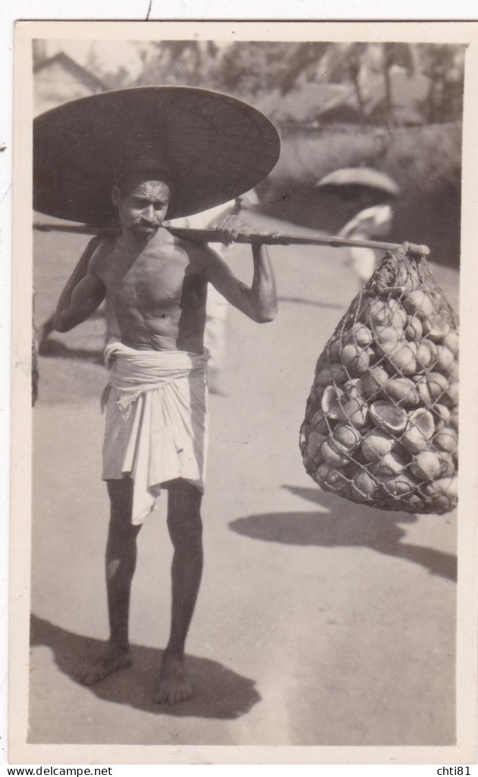 CEYLAN........CARTE PHOTO MARCHAND DE NOIX DE COCO AVRIL 1930 - Sri Lanka (Ceylon)
